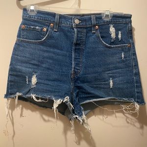 Levi’s Ribcage Jean shorts